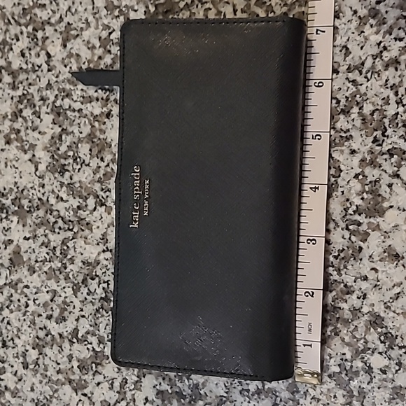 Kate spade New York Black Leather Wallet. - Picture 13 of 13